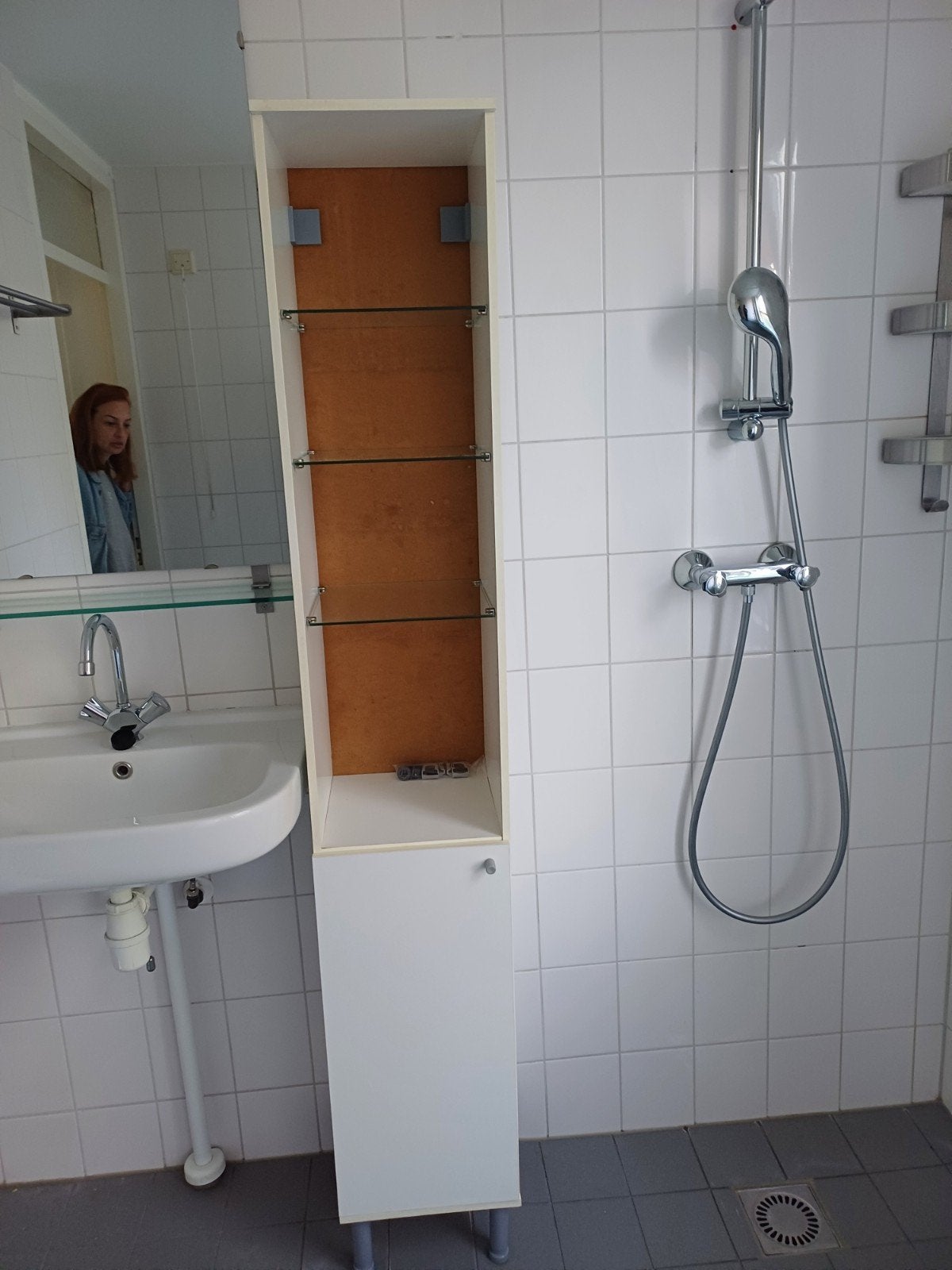 IKEA Badkamerkastje Hout en Glas - Veel Opbergruimte, (Half)hoge kast, Minder dan 50 cm, Gebruikt, Ophalen of Verzenden