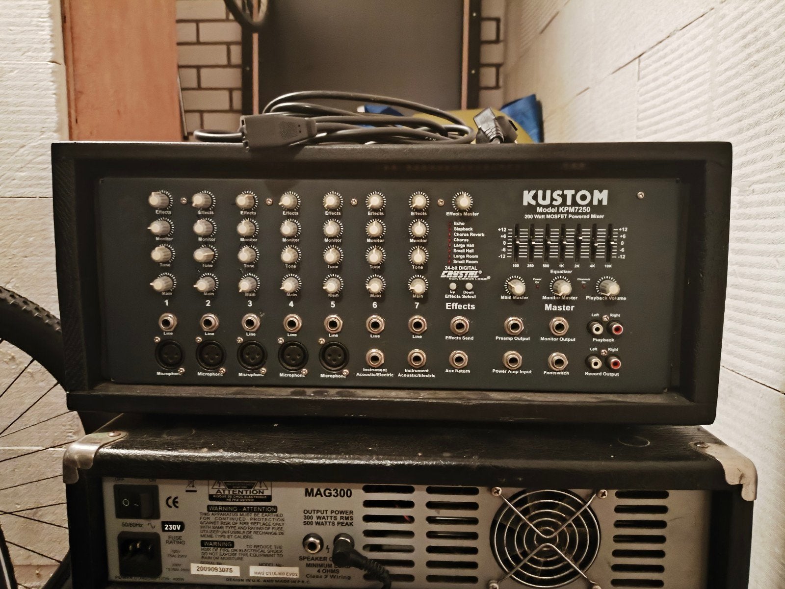 Kustom KPM7250 PA Versterker - 200 Watt MOSFET Powered Mixer, Muziek en Instrumenten, Ophalen