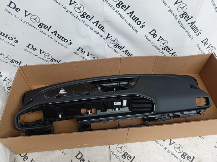 Dashboard van een Mercedes GLE, -, Nieuw, Ophalen of Verzenden, -