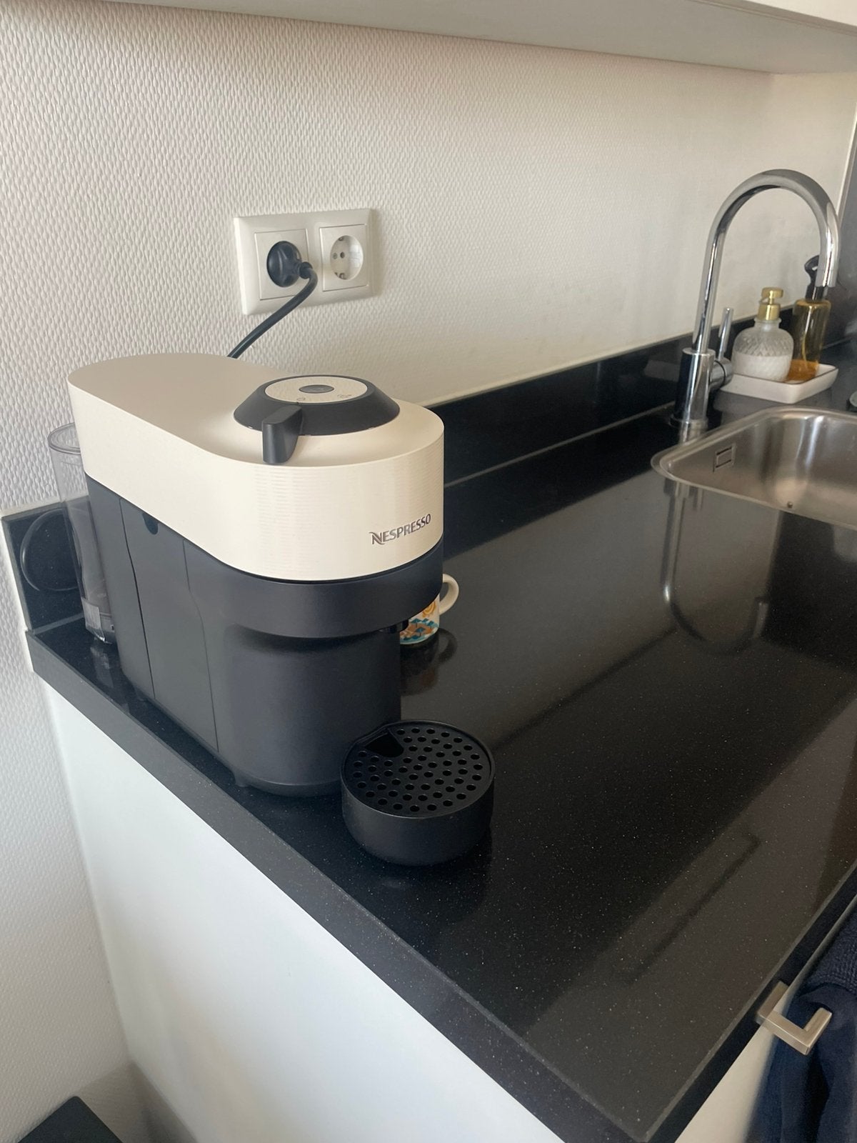 Vertuo pop coconut white espresso, Ophalen, Zo goed als nieuw, Espresso apparaat