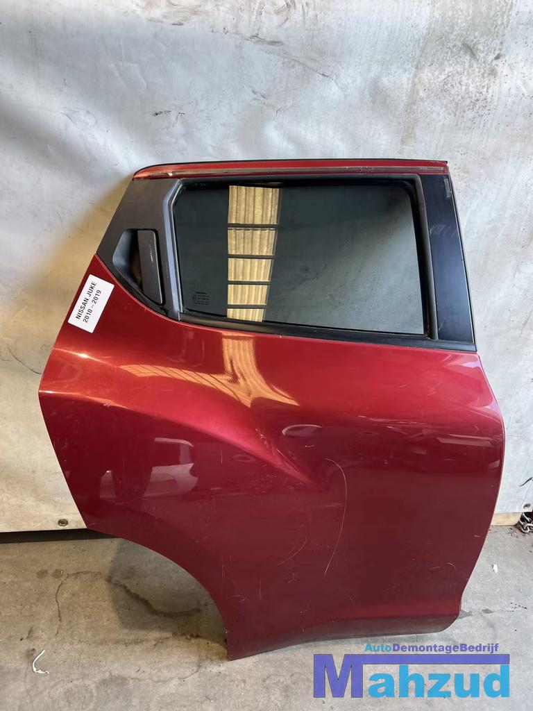 NISSAN JUKE F15 rood rechts achter deur portier 2010-2019, Deur, Takashima 1-chome 1-1
220-8686  Yokohama, Achter, Ophalen of Verzenden