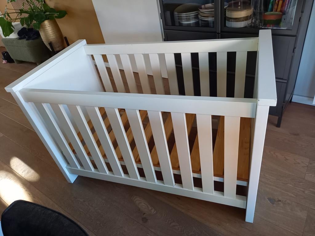 Wit ledikant voor baby of peuter, Kinderen en Baby's, Babywiegjes en Ledikanten, Ophalen, Zo goed als nieuw, Ledikant