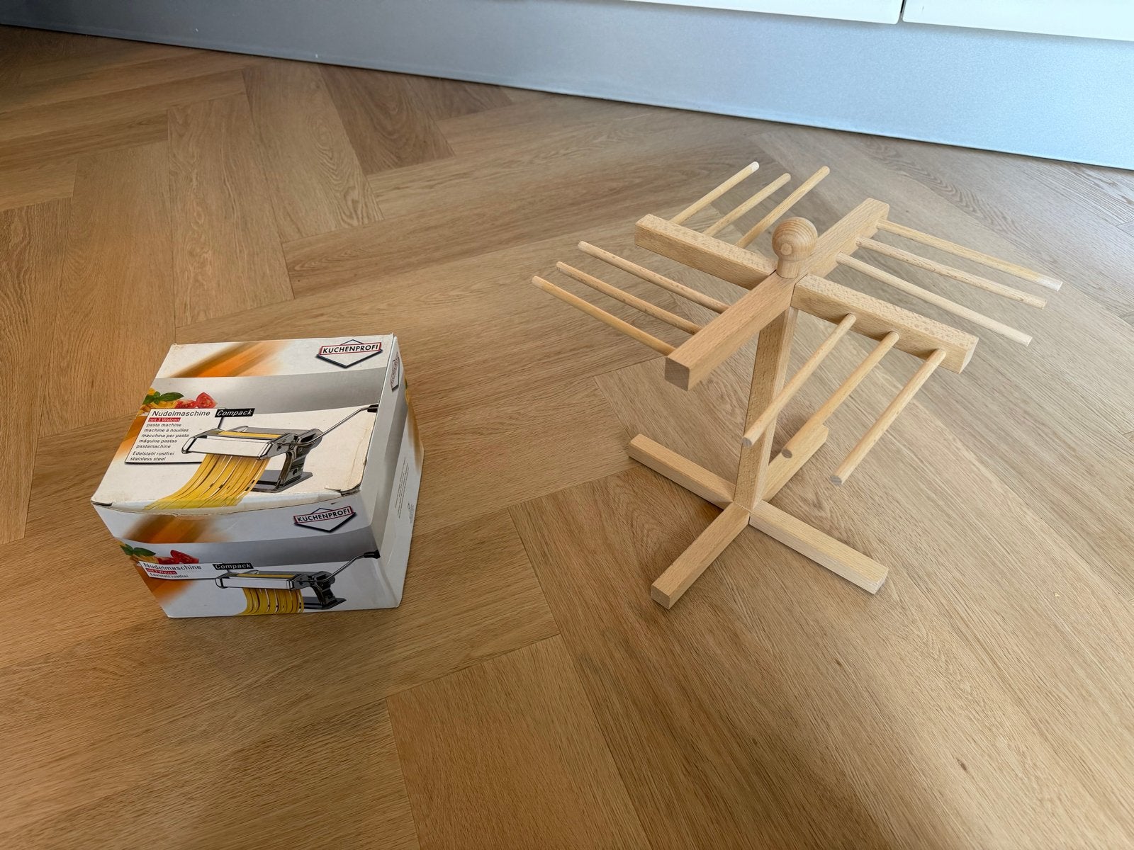Kuchenprofi Pastamachine met houten droogrek, Ophalen, Metaal, Pastamachine, Overige merken
