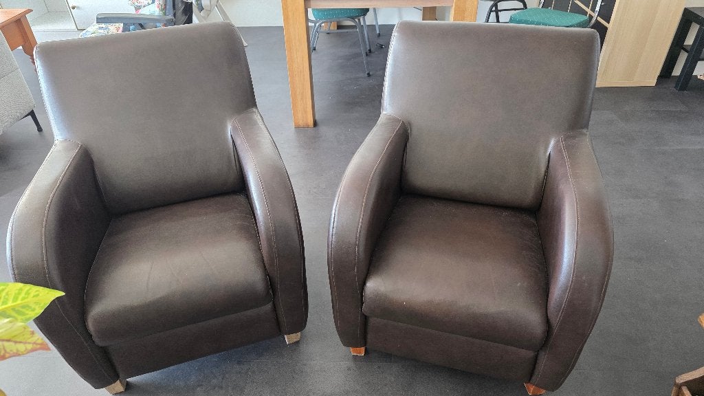 Twee comfortabele bruine leren fauteuils, Huis en Inrichting, Ophalen, Modern, Klassiek, Comfortabel, Zo goed als nieuw, 75 tot 100 cm