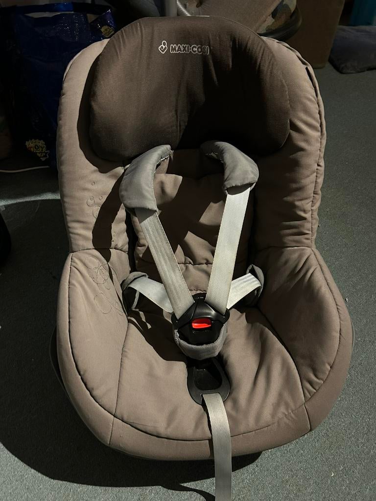 Bijna gratis maxicosi pearl, Ophalen, 9 t/m 18 kg, Zo goed als nieuw, Isofix