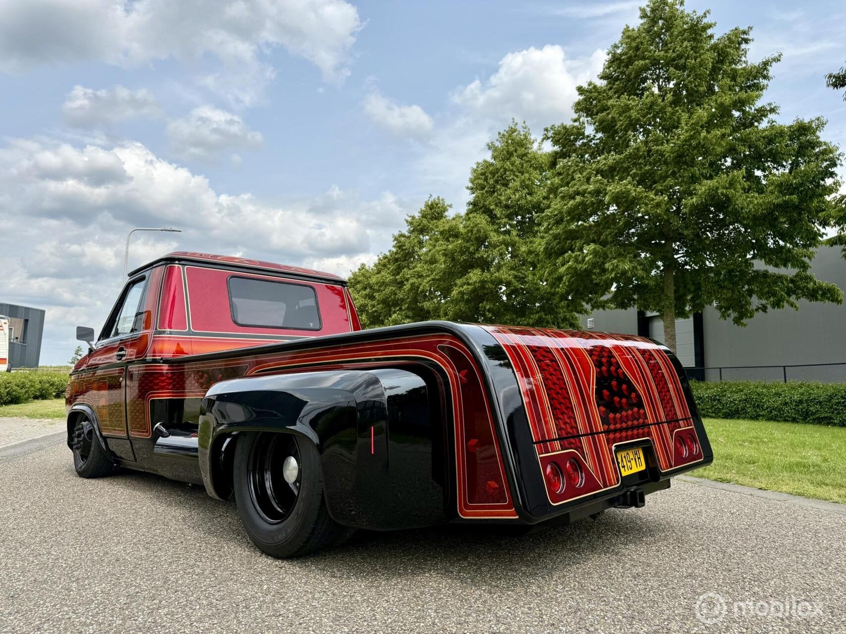 Chevy 30 UNIEK SPECIAL RESTOMOD AIRRIDE SHOWTRUCK 5.7 V8, Automaat, Gebruikt, Zwart, Origineel Nederlands
