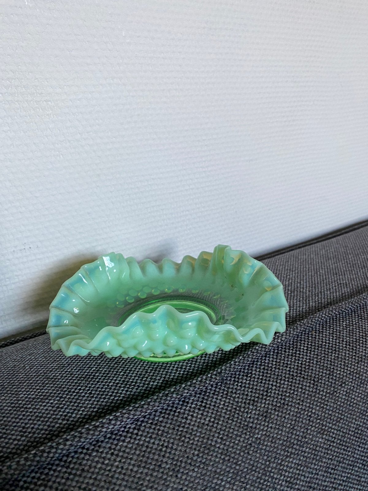 Fenton green opalescent hobnail schaaltje uraniumglas, Ophalen of Verzenden, Zo goed als nieuw