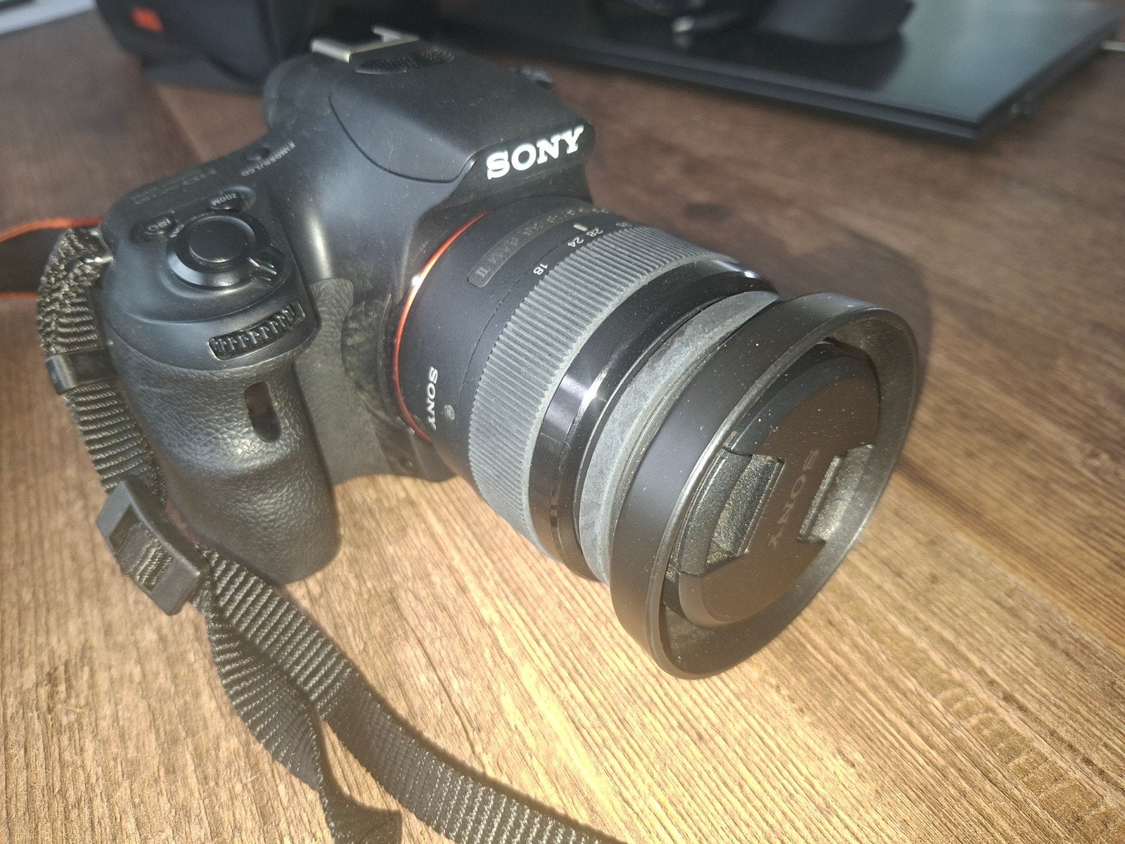 Te koop, Spiegelreflex, Ophalen of Verzenden, Zo goed als nieuw, Accu