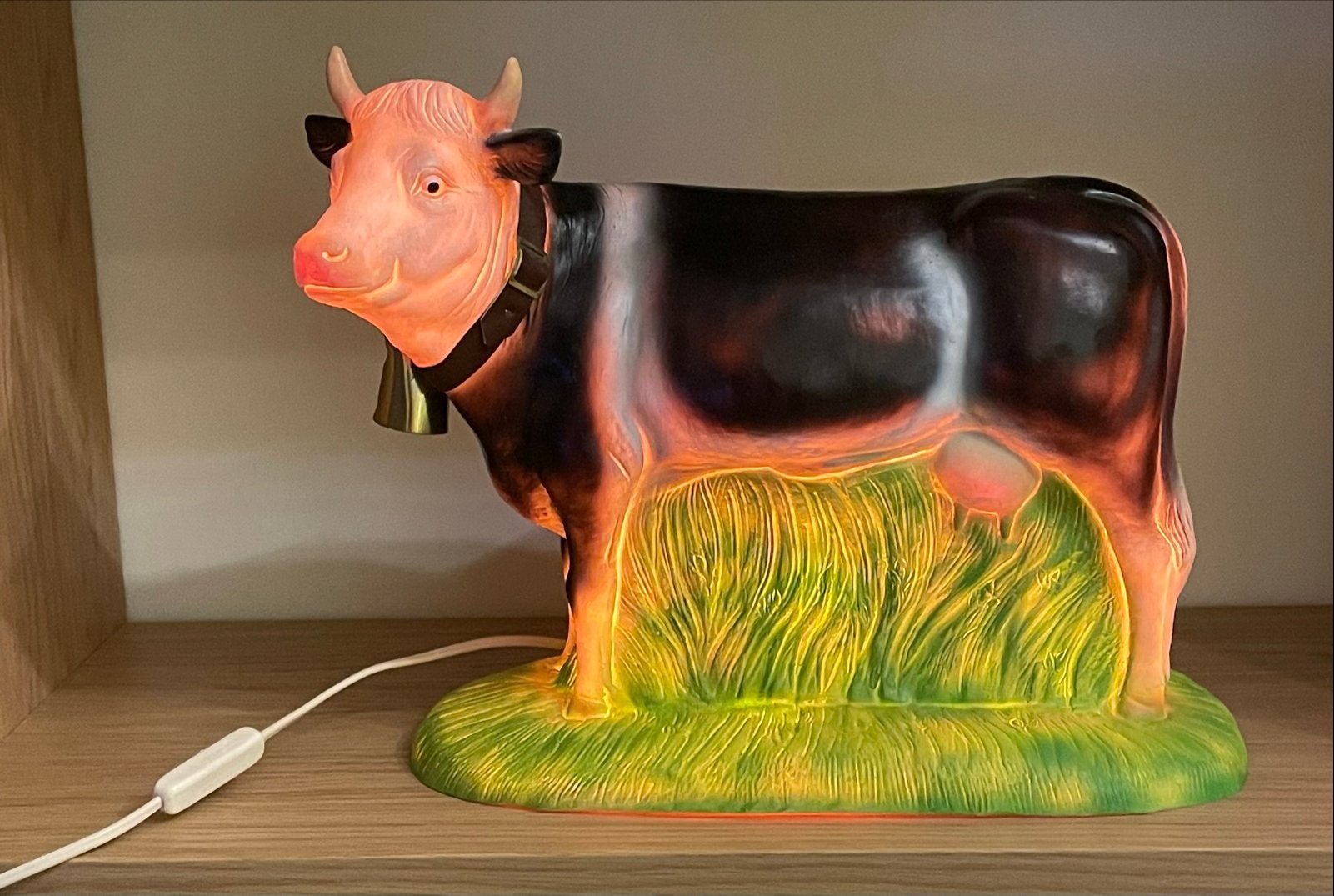 Unieke Koeienlamp - Sfeervolle Verlichting voor Thuis, Met schakelaar, Kunststof, Meerkleurig, Overige fittingen