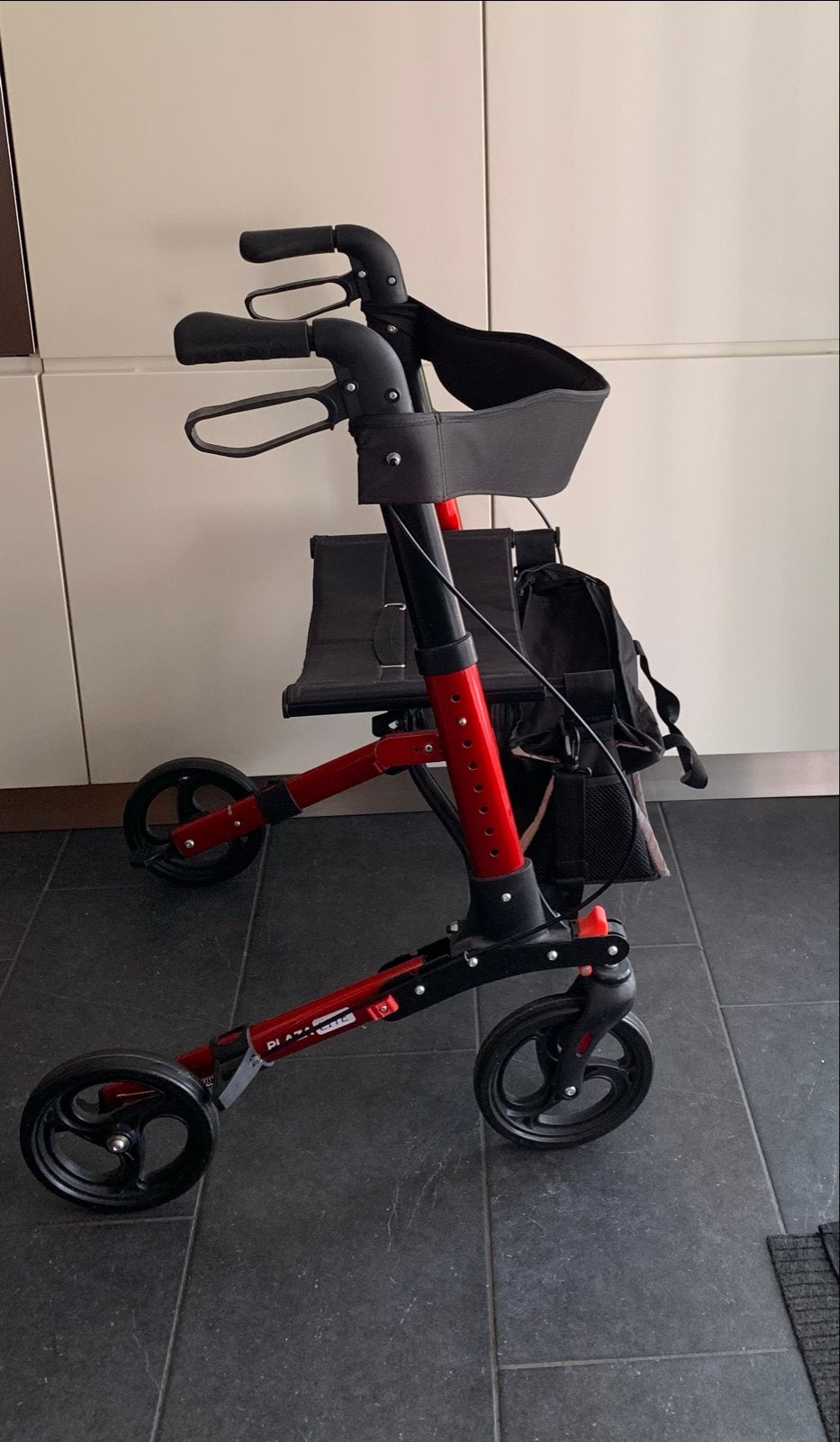 Rollator dubbel opvouwbaar Rood, Diversen, Ophalen, Opvouwbaar, Zo goed als nieuw