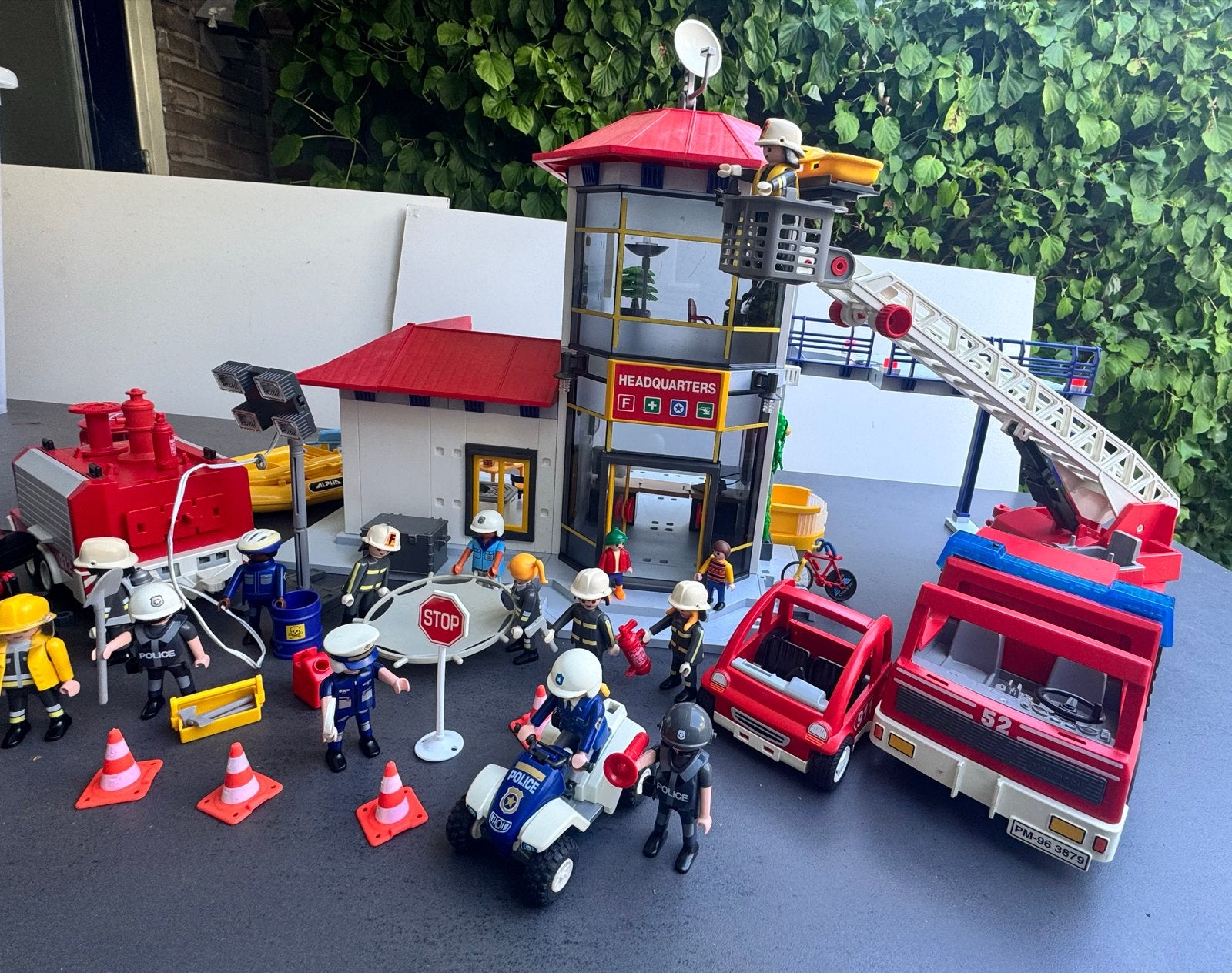 Playmobil Brandweer Set: Kazerne, Voertuigen & Figuren, Gebruikt, Gebouw, Complete set, Ophalen of Verzenden