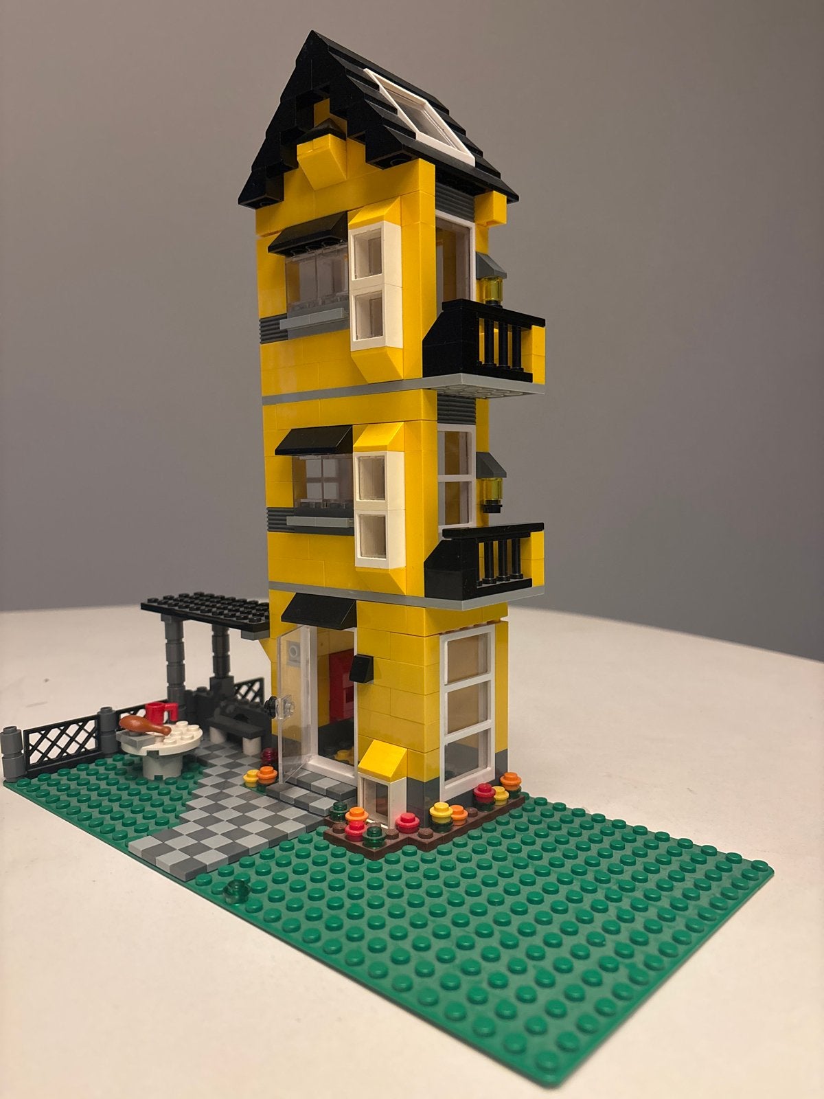 Lego Creator 4996: Bungalow met 3 bouwopties en boekjes, Ophalen of Verzenden, Gebruikt