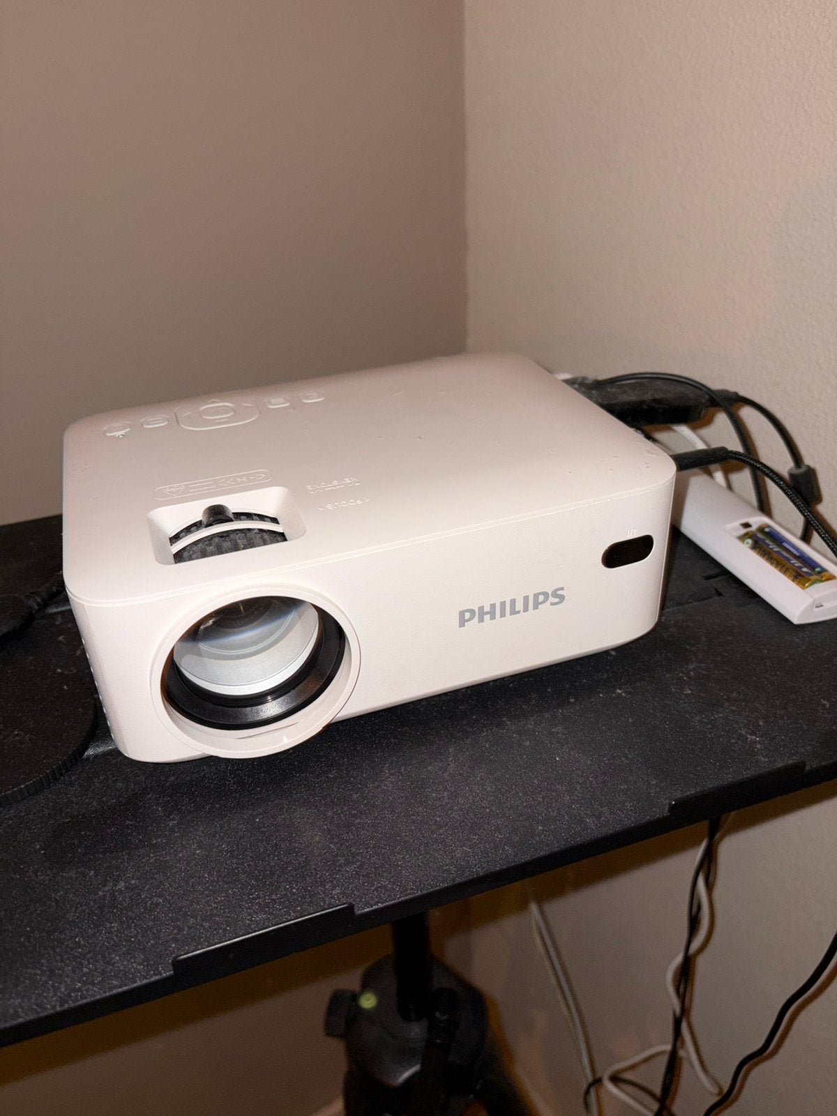Philips beamer- cinema beamer/streamen, Ophalen of Verzenden, Zo goed als nieuw, LED