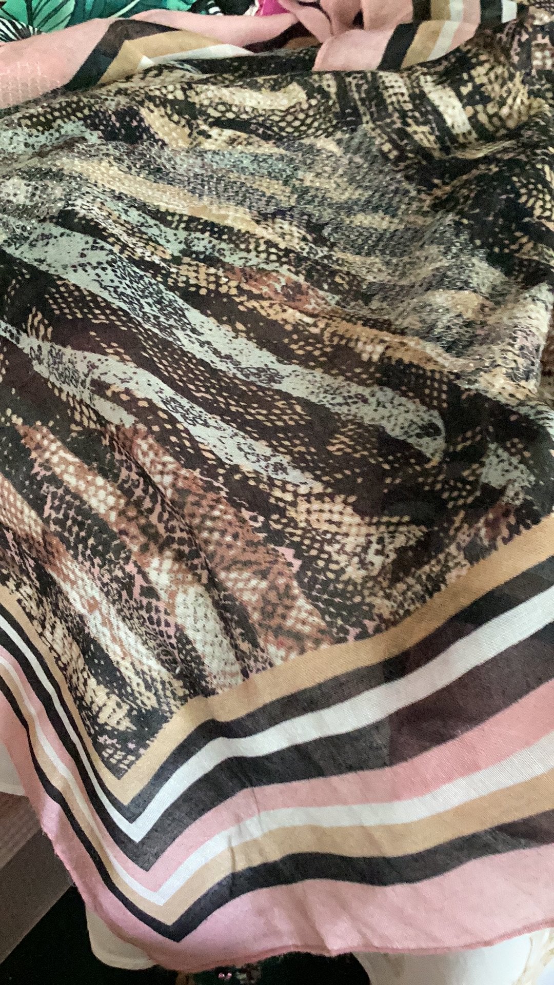 Betty barclay sjaal, Verzenden, Zo goed als nieuw, Maat 46/48 (XL) of groter, Sjaal