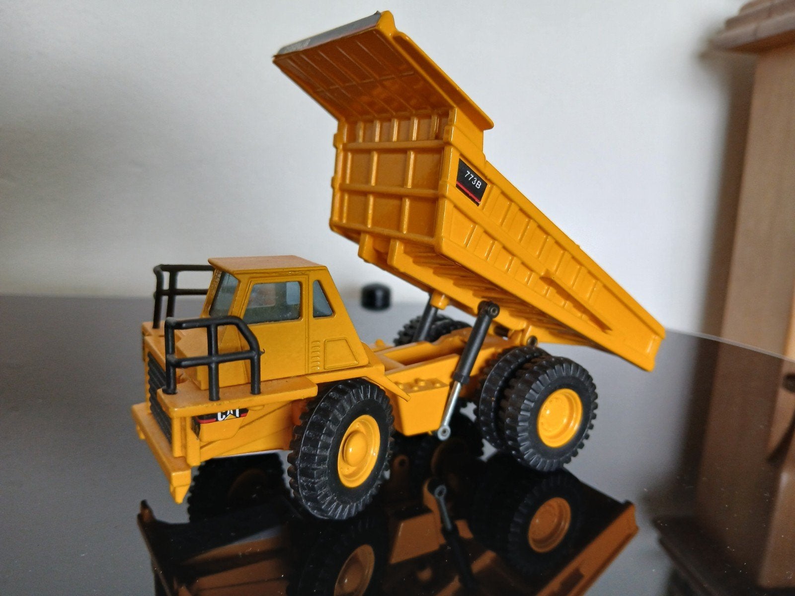 Mooie Caterpillar Dumper 773B schaalmodel, Hobby en Vrije tijd, Modelauto's | 1:50, Ophalen of Verzenden, Zo goed als nieuw, Overige typen