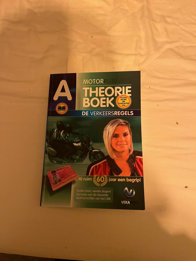 Motor theorieboek 2026, Ophalen, Zo goed als nieuw