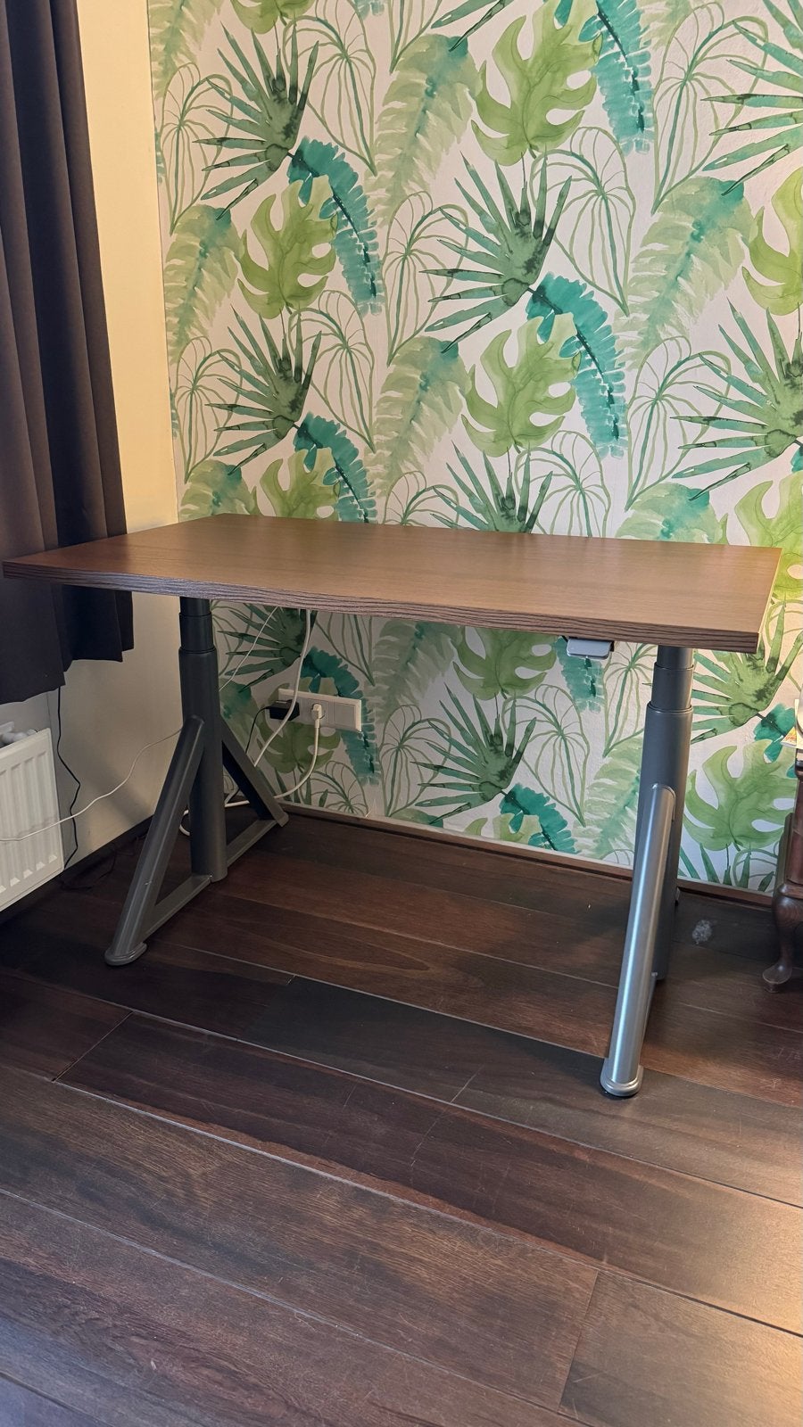 IKEA IDÅSEN Electric Sit/Stand Desk 12070 cm – Excellent C., Ophalen, Zit-sta bureau, Elektrisch, Spaanplaat of MDF