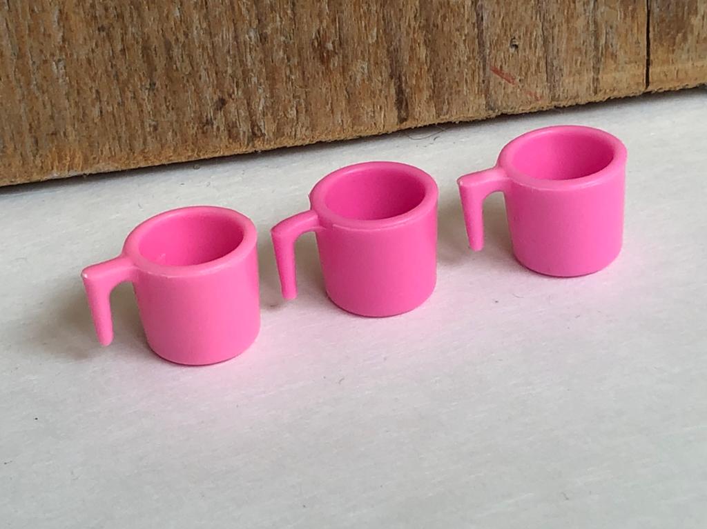 3 Barbie formaat mokken voor poppenhuis, Ophalen of Verzenden, Zo goed als nieuw, Toebehoren