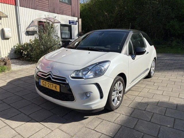 DS 3 1.2 Puretech 82pk Drive Efficiency 2015 Wit, Auto's, Voorwielaandrijving, 31 €/maand, 1199 cc, Leder en Stof