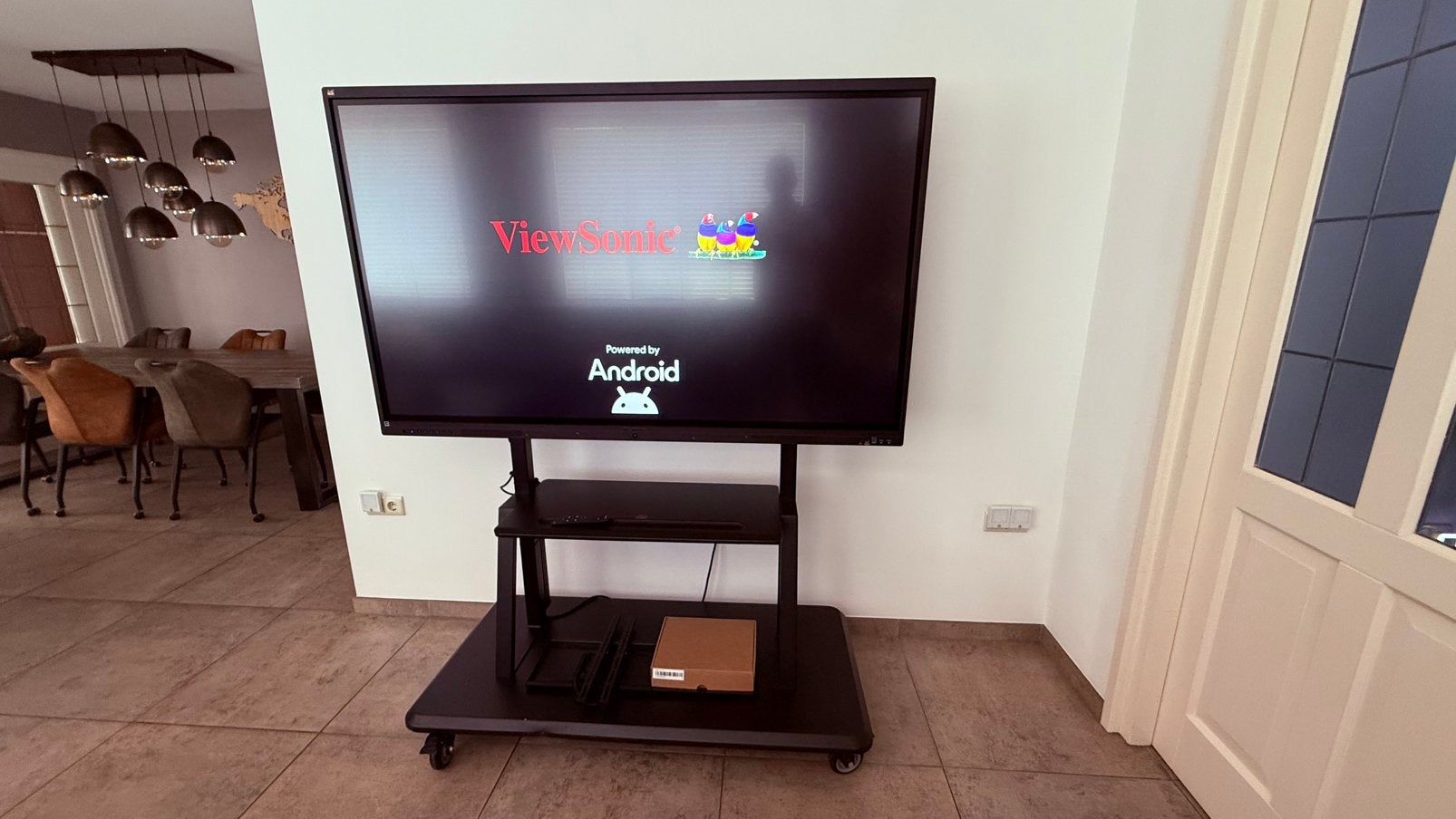 65” 4K Touchscreen, 2.1 speakers, 8 aray microfoon  - ZGAN, Computers en Software, Tekentablets, Ophalen, Multi-touch, Zo goed als nieuw