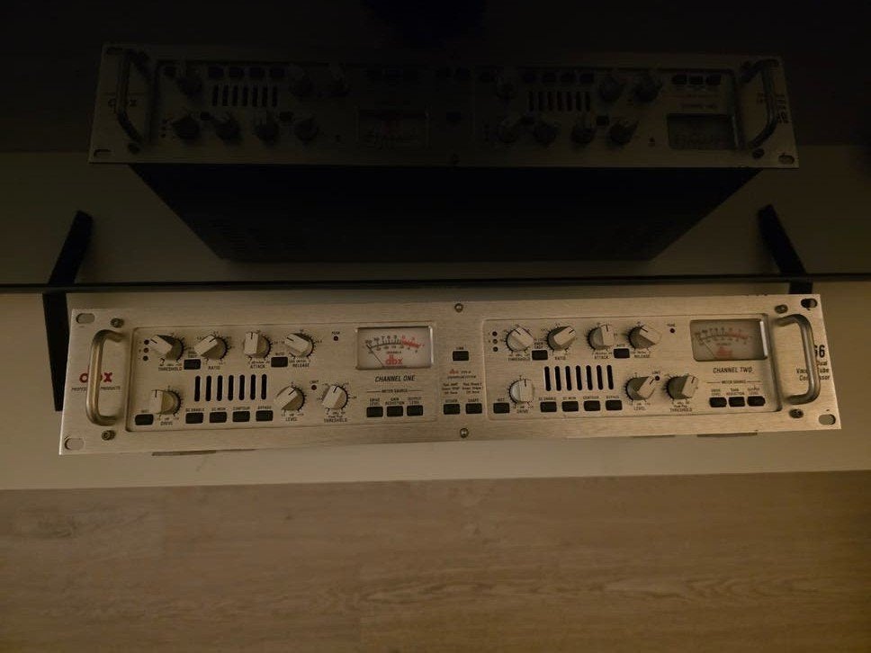 DBX 566 Dual Vacuum Tube Compressor, Ophalen