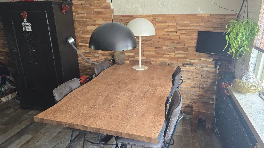 Hoge tafel met grillig gevormd blad + 4 hoge stoelen, Ophalen, Zo goed als nieuw
