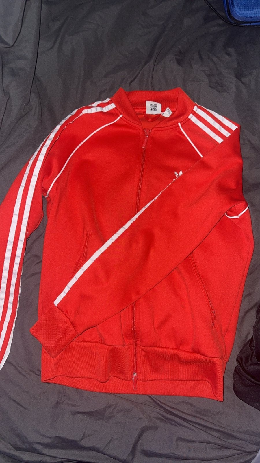 Adidas vesten en grijze pak, Ophalen, Gedragen