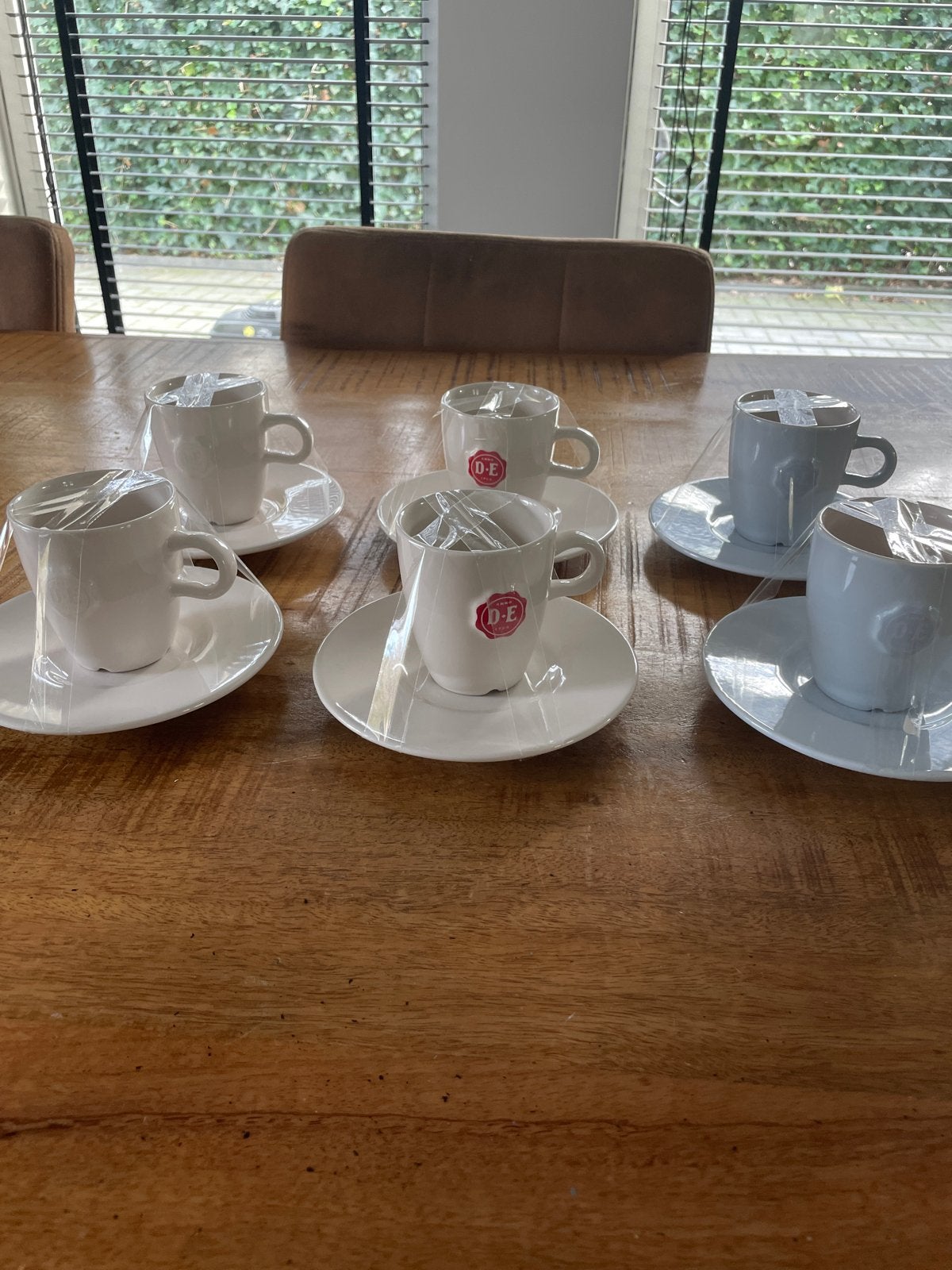 Douwe Egberts kop en schotels set, Huis en Inrichting, Ophalen of Verzenden, Nieuw, Overige merken, Kop(pen) en/of Schotel(s)
