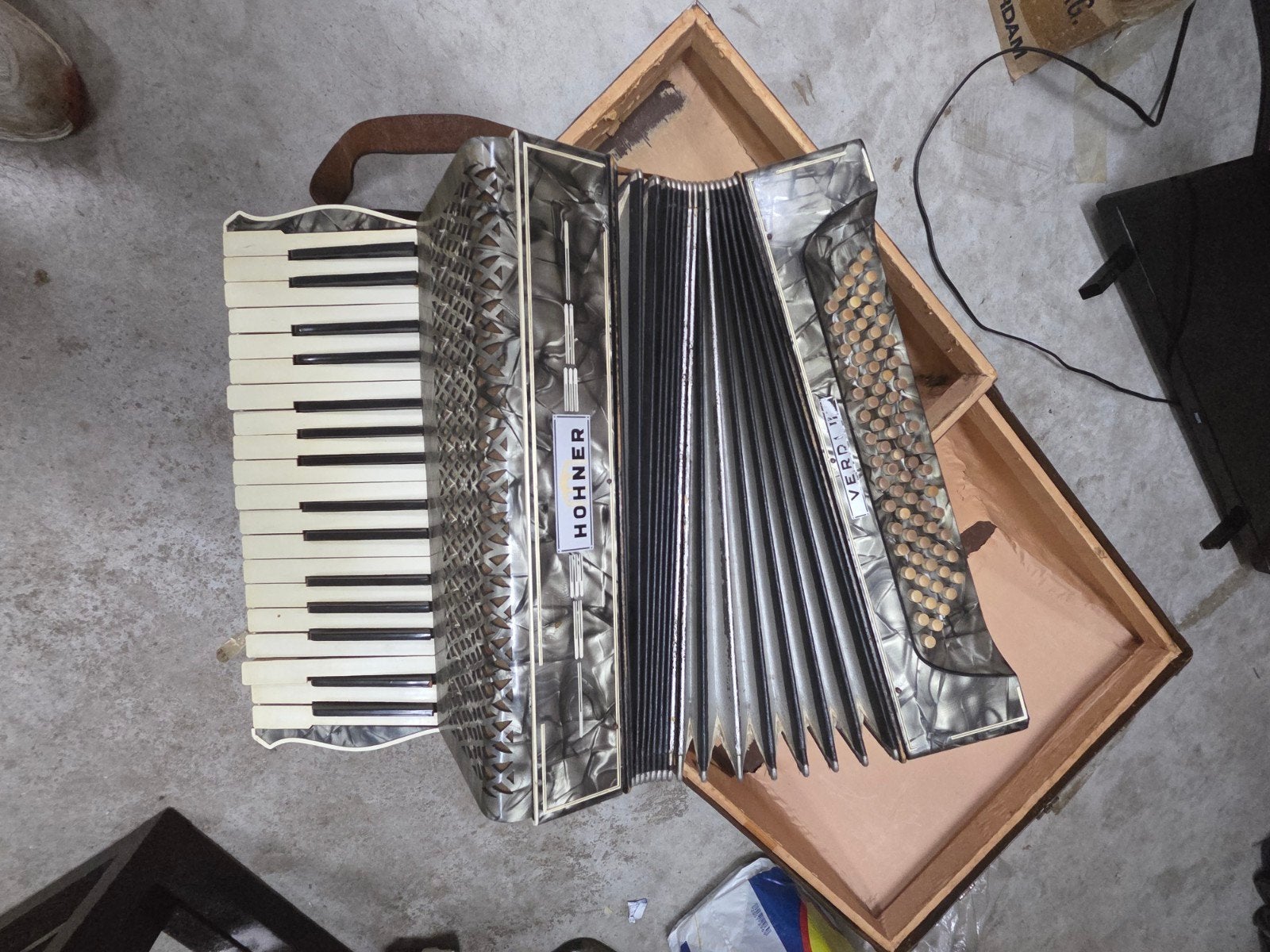 Hohner Verdi II accordeon met koffer, Ophalen, Gebruikt, Toetsaccordeon, Met koffer