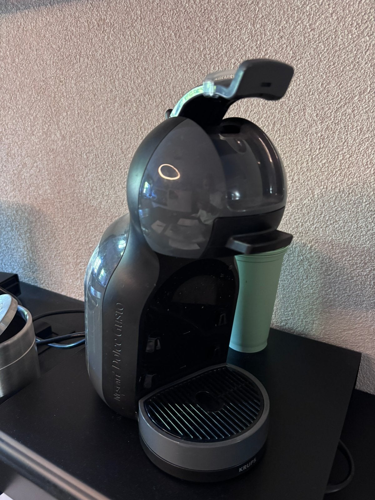 Dolce gusto koffie apparaat, Witgoed en Apparatuur, Koffiezetapparaten, Koffiemachine, Ophalen of Verzenden, Zo goed als nieuw