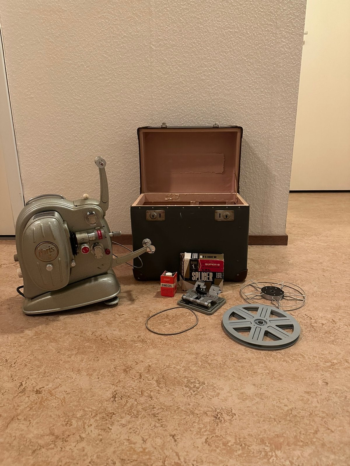 NORIS 8 filmprojector met film splicer, in koffer, Verzamelen, Ophalen, Projector