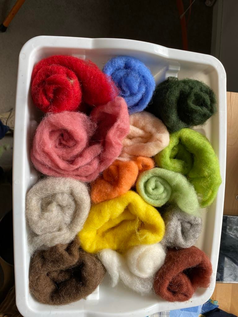 Diverse kleuren wolvilt voor naaldvilten, prikvilten, Hobby en Vrije tijd, Ophalen of Verzenden, Nieuw, Los Vilt, Wolvilt