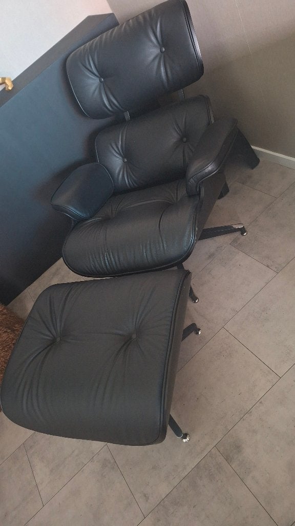 Eames Lounge Chair, Huis en Inrichting, Fauteuils, Ophalen, Minder dan 75 cm, Zo goed als nieuw, Leer