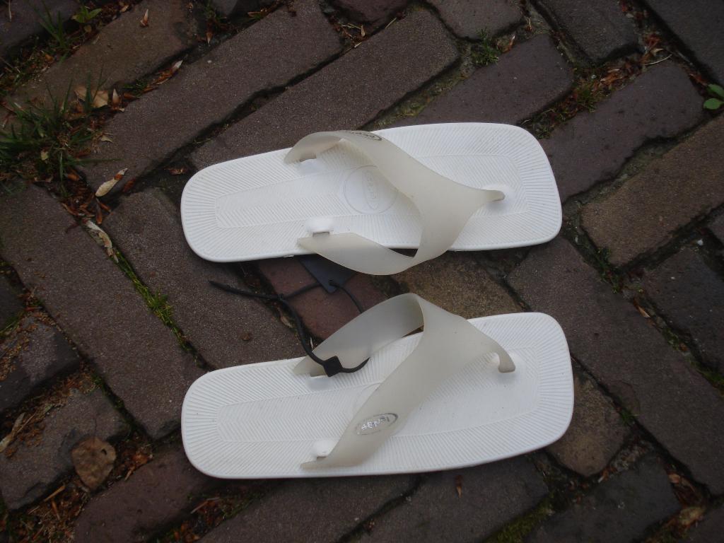 SENSI SLIPPERS WIT 37 NU GRATIS VERZENDING PER POST, Slippers, Verzenden, Wit, Nieuw