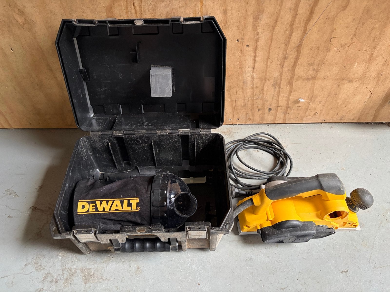 DeWalt schaafmachine met stofzak en koffer nieuw, Ophalen of Verzenden, Zo goed als nieuw