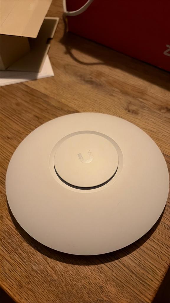 Ubiquiti U6+ plus PoE-adapter, Computers en Software, Accesspoints, Zo goed als nieuw, Ophalen