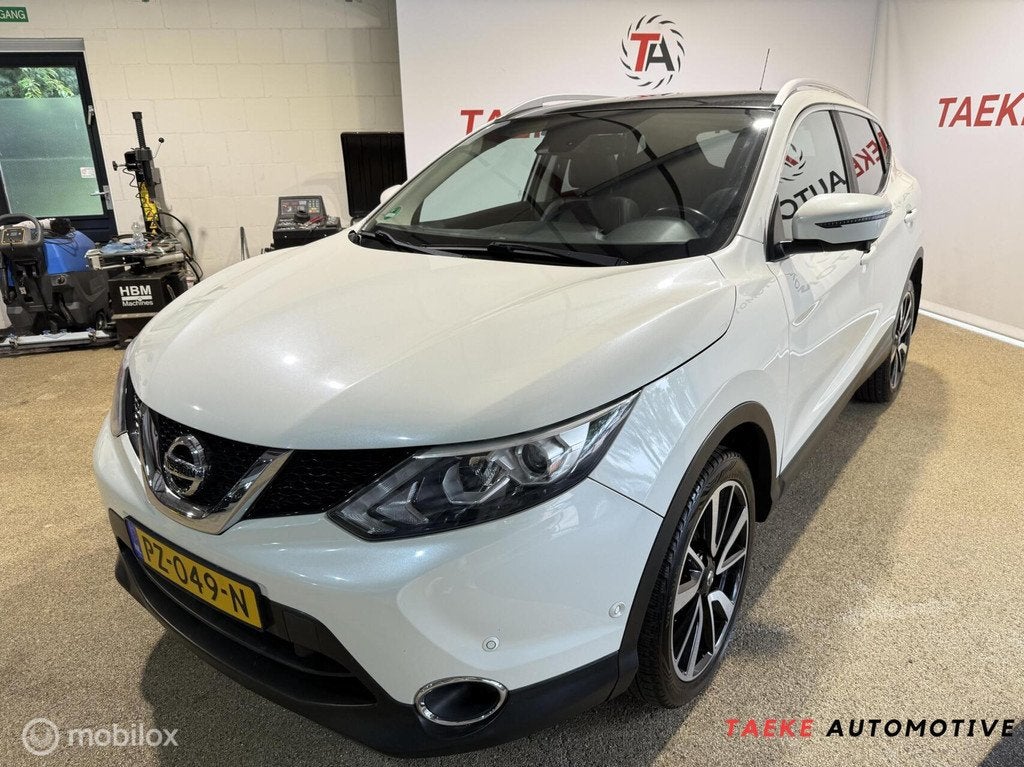 Nissan Qashqai 1.6 Tekna CRUIS/CLIMA/PANO/STOELV/360CAM/NAP, Voorwielaandrijving, 1618 cc, Gebruikt, Euro 6