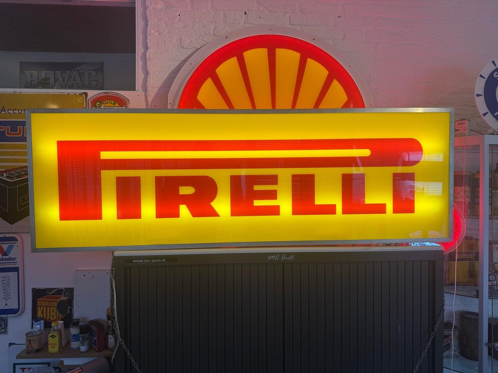 Grote Pirelli bandem reclame lichtbak XL, Verzamelen, Ophalen, Gebruikt, ., Lichtbak of (neon) lamp
