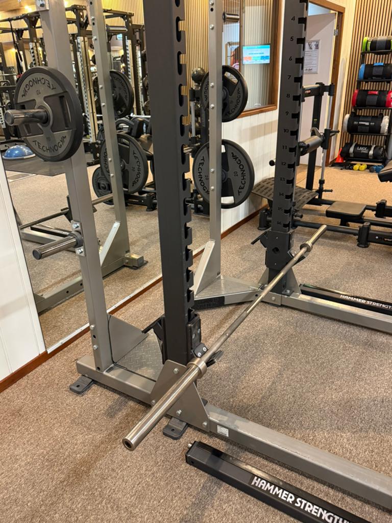 Hammer Strength Power Rack met accesoires, Ophalen, Benen, Krachtstation, Zo goed als nieuw