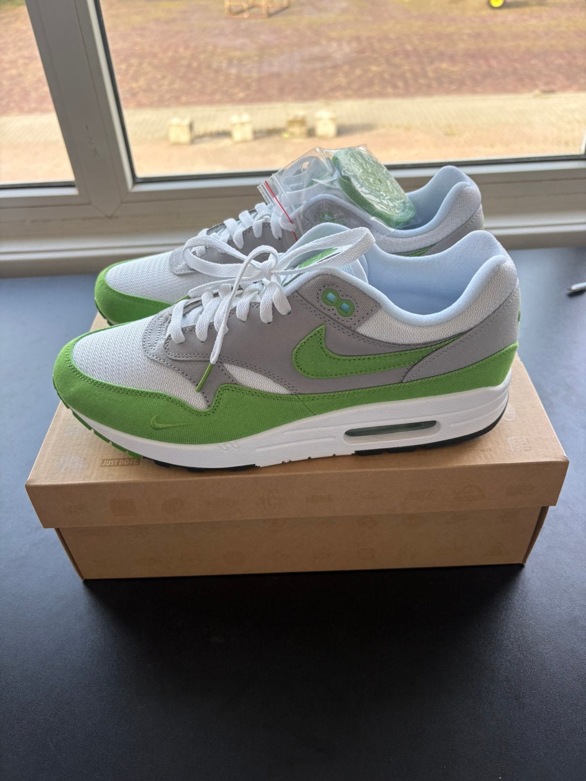 Nike Air Max 1 Patta Chlorophyll | EU 45, Overige kleuren, Nieuw, Ophalen of Verzenden, Sneakers of Gympen