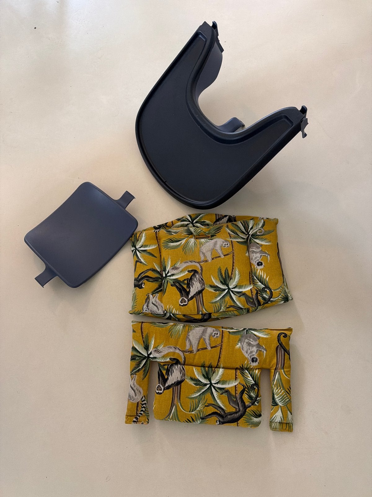 Triptrap kinderstoel eetblad en kussen met apenprint, Ophalen of Verzenden, Zo goed als nieuw, Overige typen, Afneembaar eetblad