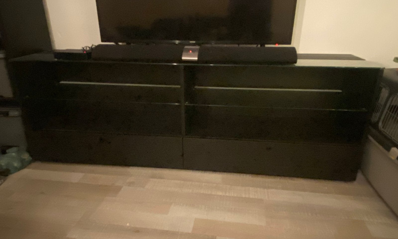 IKEA zwart TV meubel met glazen plank en verlichting, Ophalen