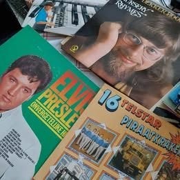 20 stuks LP's diverse genres in koffer, Ophalen, Gebruikt, LP