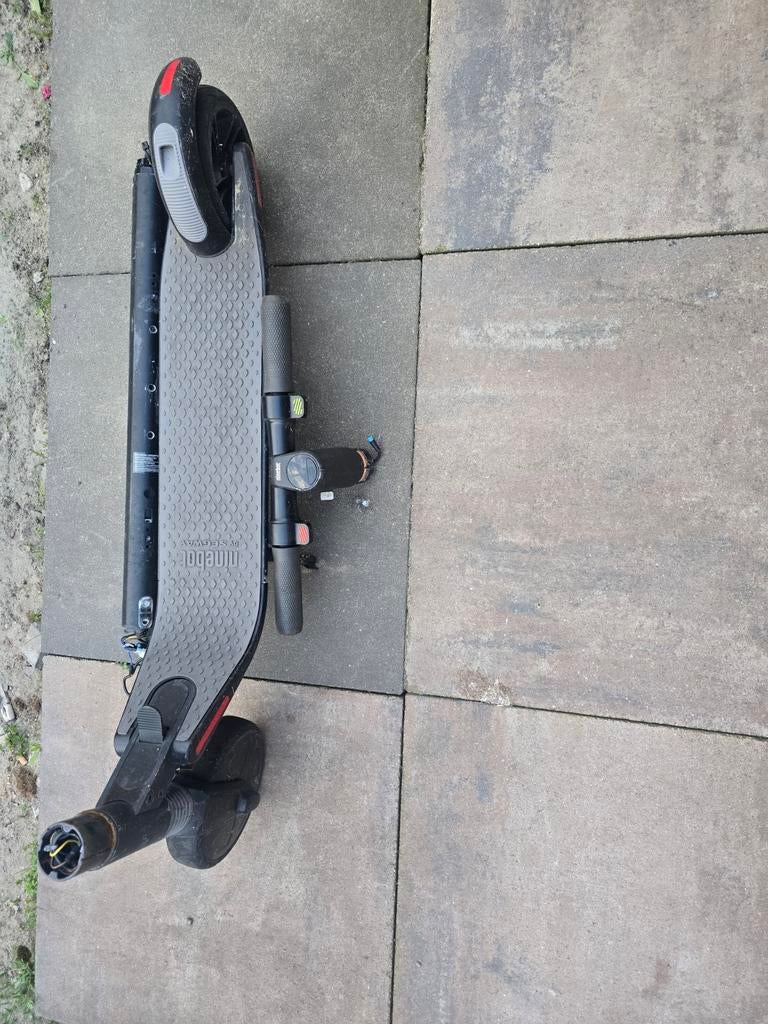 Segway Ninebot ES2 voor onderdelen - defect, Fietsen en Brommers, Steps, Ophalen of Verzenden