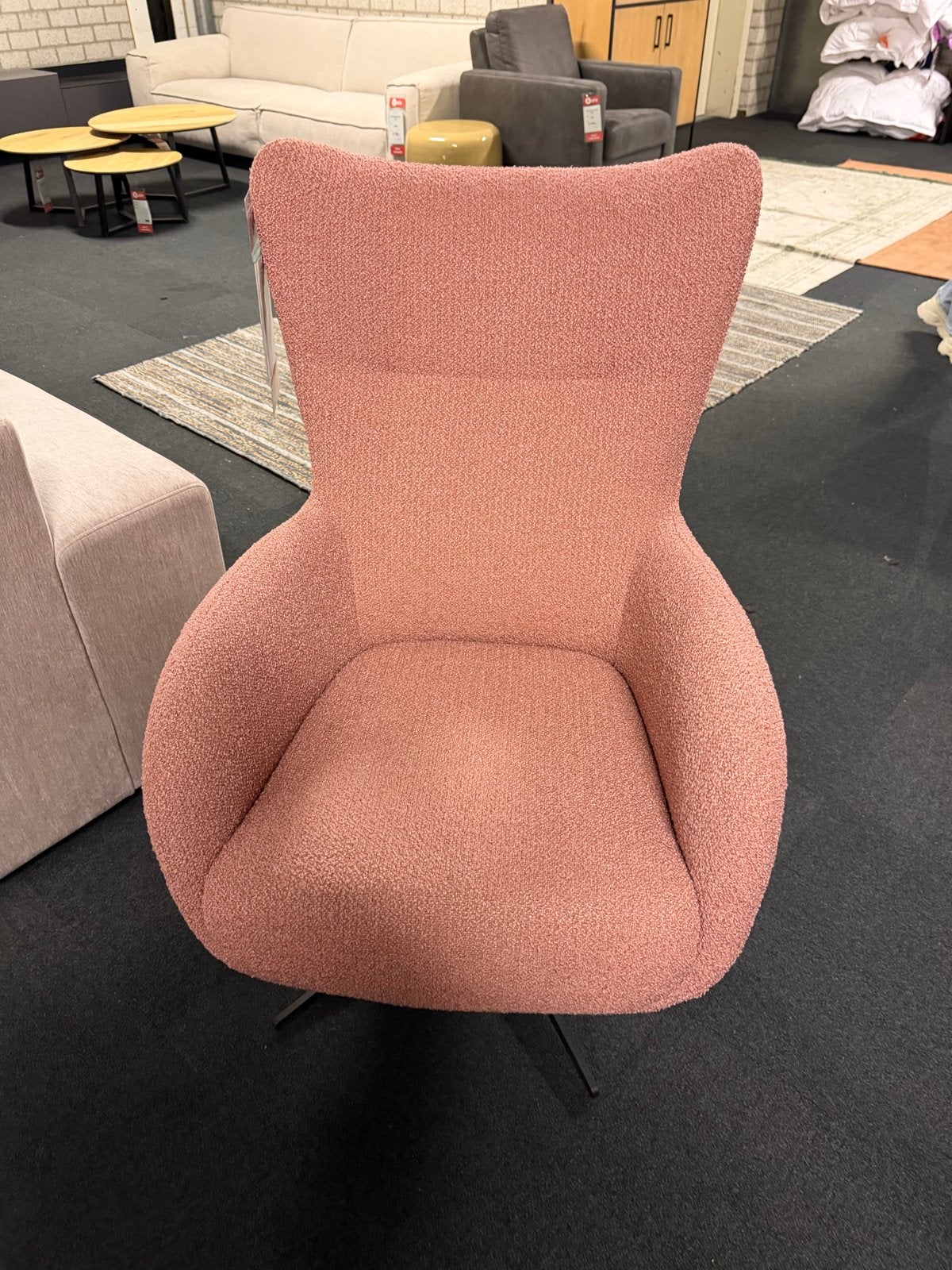 Draaifauteuil Senne - Showroommodel in Blush (Roze), Huis en Inrichting, Ophalen, 75 tot 100 cm, Zo goed als nieuw, Stof