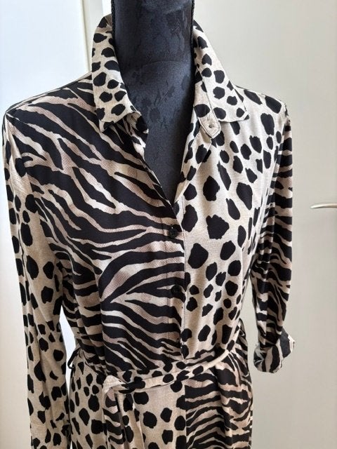 Stijlvolle jurk met dierenprint en ceintuur - Maat L, Kleding | Dames, Jurken, Bruin, Maat 42/44 (L), Ophalen of Verzenden, Zo goed als nieuw