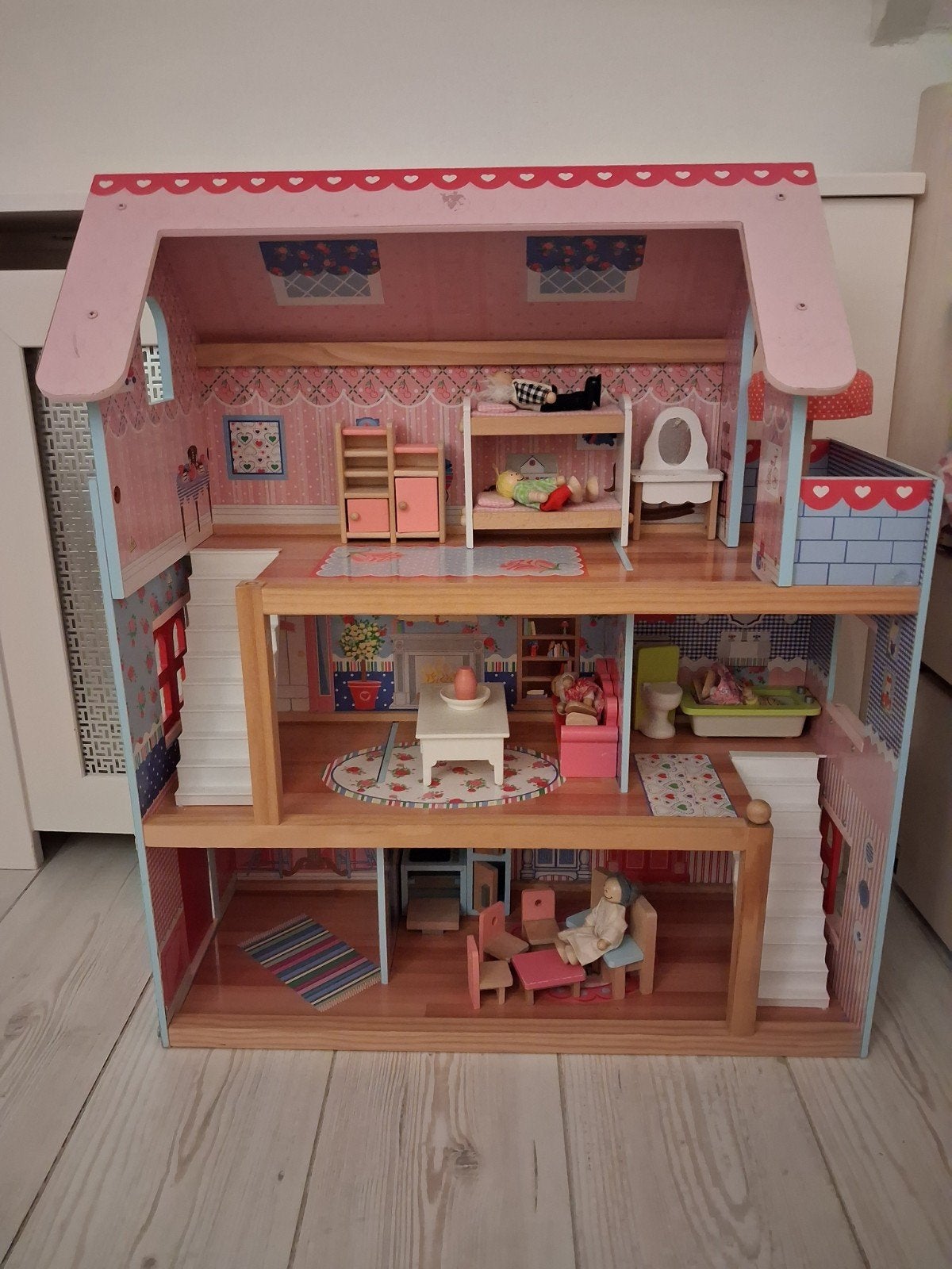 Poppenhuis met inboedel en popjes, Ophalen, Poppenhuis