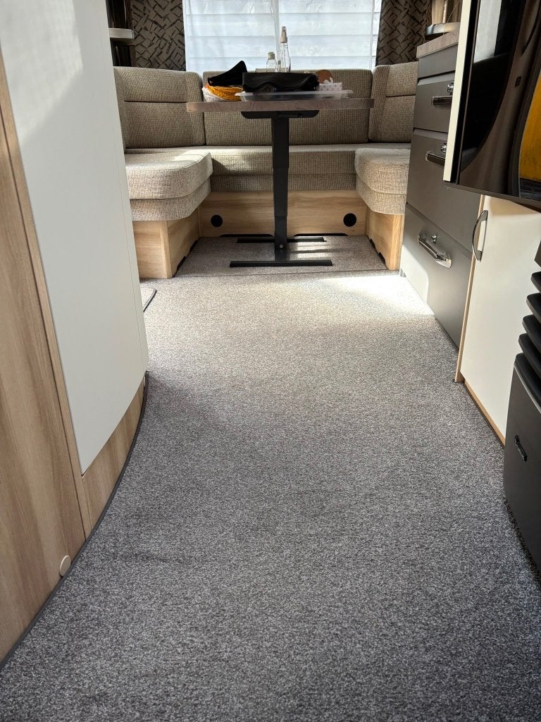 Zeer nette vloertapijt voor caravan Hobby 540 UL 2025, Ophalen, Zo goed als nieuw
