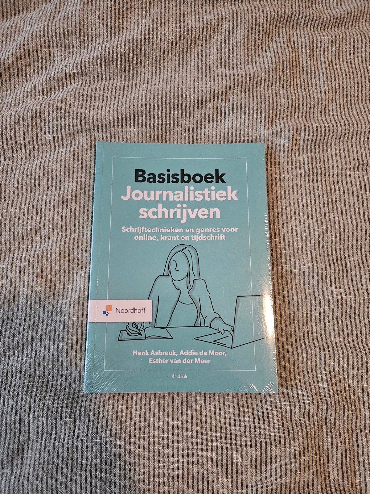 Basisboek Journalistiek schrijven - 4e druk (Henk Asbreuk), Boeken, Sociale wetenschap, Nieuw, Ophalen of Verzenden, Addie de Moor; Henk Asbreuk; Esther van der Meer