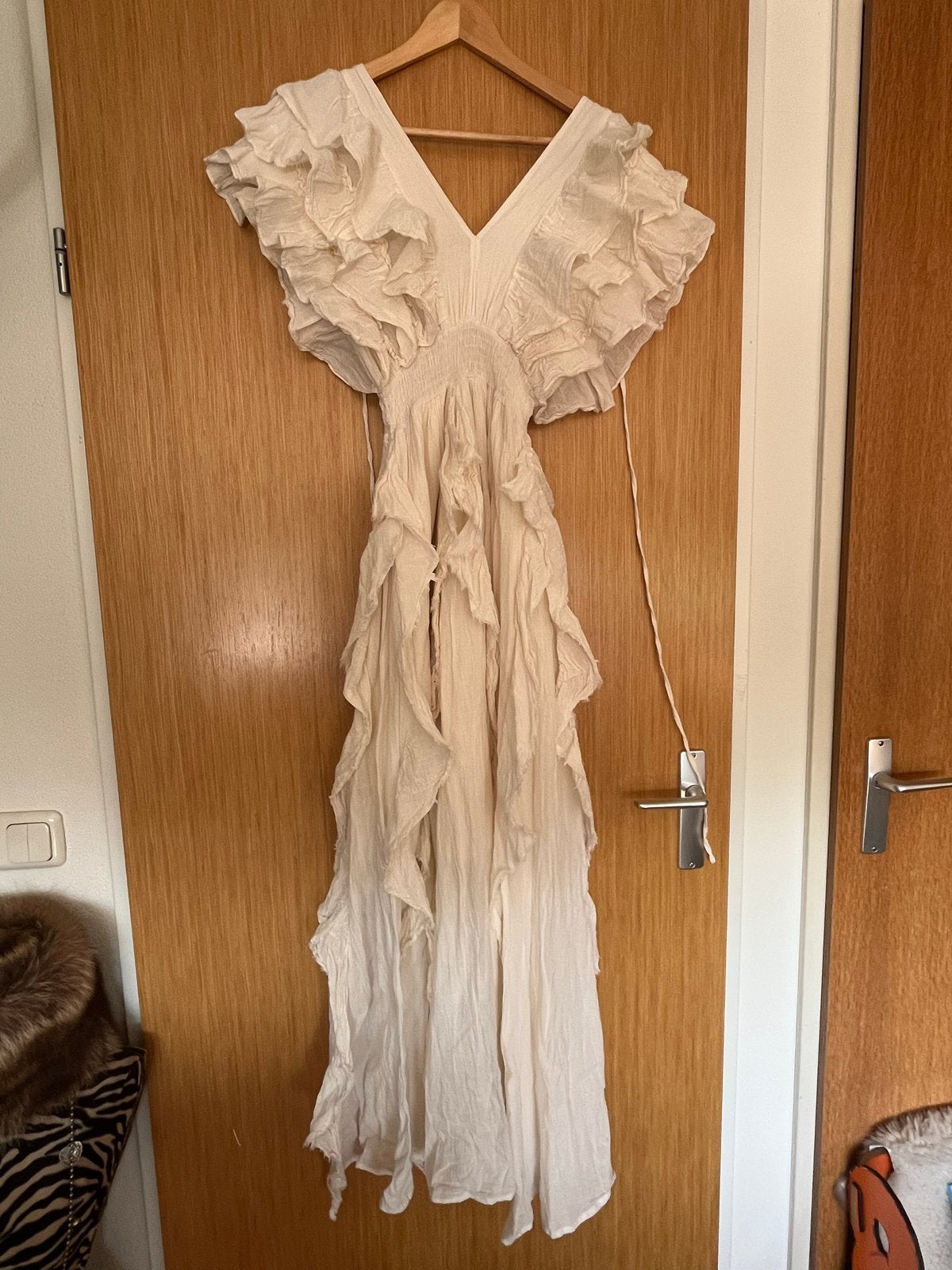 Ibiza boho festival Crème  Jurk met Ruches en Open Zijkanten, Kleding | Dames, Jurken, Beige, Ophalen of Verzenden, Zo goed als nieuw